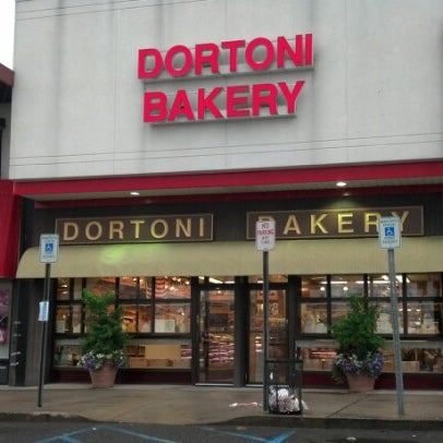 Das Foto wurde bei Dortoni Bakery von Rick N. am 8/18/2012 aufgenommen
