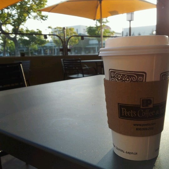 Photo taken at Peet&#39;s Coffee &amp; Tea by Cressida O. on 8/22/2012
