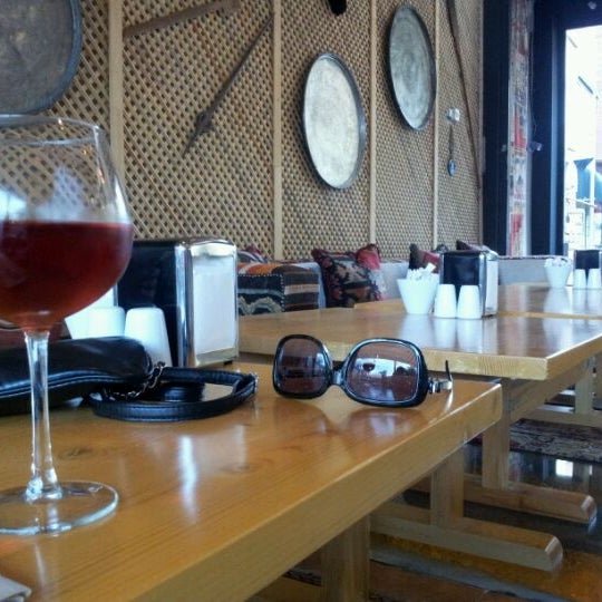 Foto tirada no(a) Palatium cafe and restaurant por Mari-Liis T. em 5/15/2012