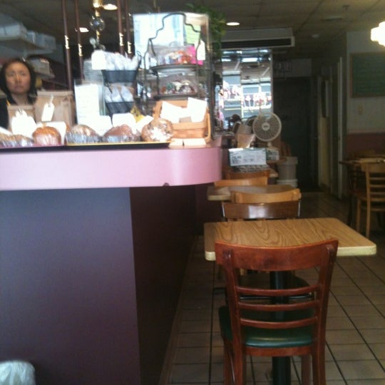Foto tomada en Ray&#39;s Cafe  por TonyO el 6/18/2012