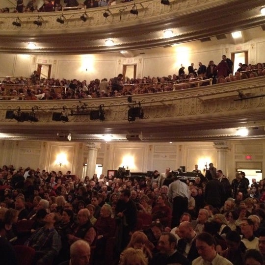 Foto scattata a Citi Performing Arts Center Shubert Theatre da Michael P. il 2/19/2012