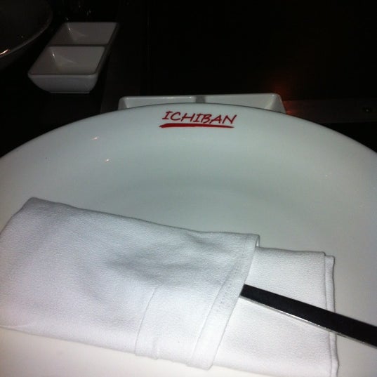 4/17/2012 tarihinde Tiffany M.ziyaretçi tarafından Ichiban Steak &amp; Sushi'de çekilen fotoğraf