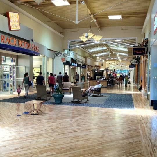 Das Foto wurde bei Coastal Grand Mall von Kate S. am 5/9/2012 aufgenommen