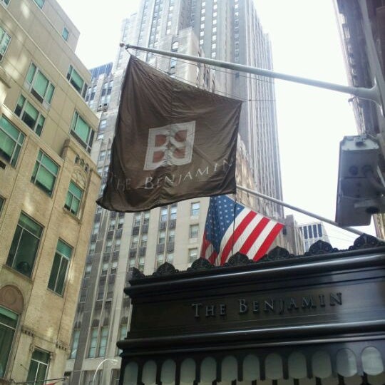 Foto scattata a The Benjamin Royal Sonesta New York da Mike C. il 4/27/2012