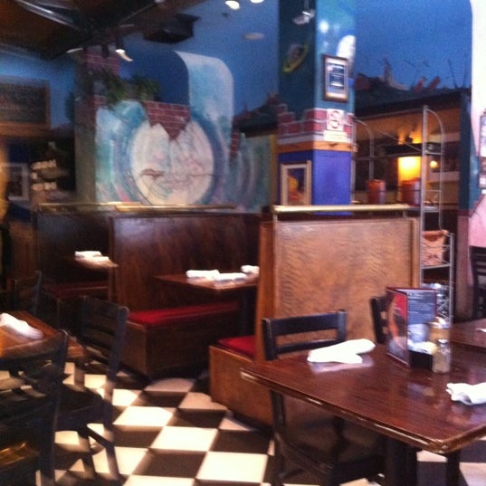 4/17/2012에 Bill H.님이 Luna Grill &amp; Diner에서 찍은 사진