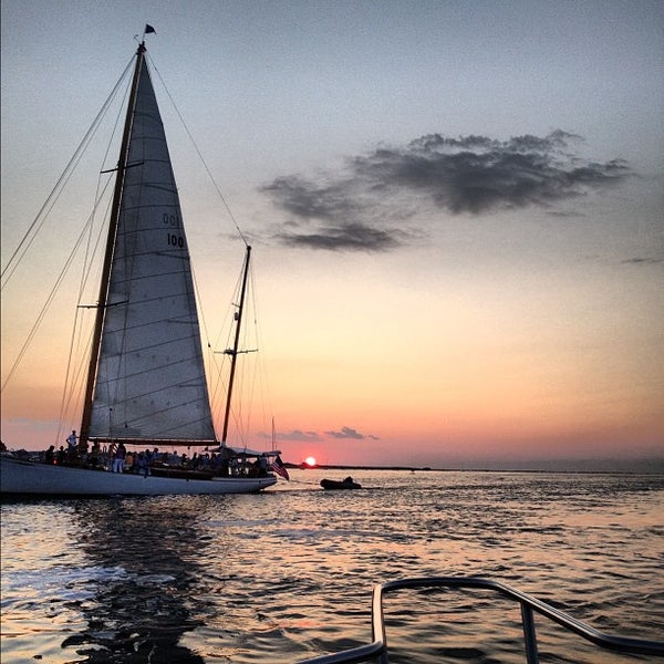 8/17/2012 tarihinde Jake D.ziyaretçi tarafından Nantucket Boat Basin'de çekilen fotoğraf