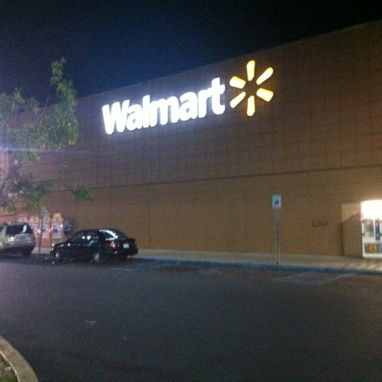 Walmart Supercenter Carolina, Carolina Municipio
