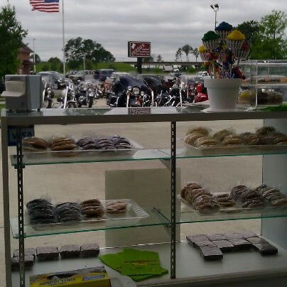 รูปภาพถ่ายที่ Cajun Harley-Davidson โดย Siena R. เมื่อ 4/21/2012