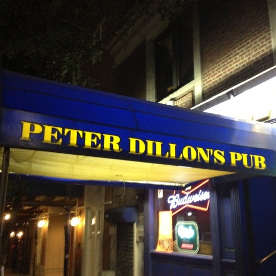 รูปภาพถ่ายที่ Peter Dillon&#39;s Pub โดย Richard B. เมื่อ 8/25/2012