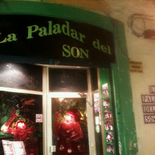 2/18/2012 tarihinde Laura z.ziyaretçi tarafından La Paladar del Son'de çekilen fotoğraf