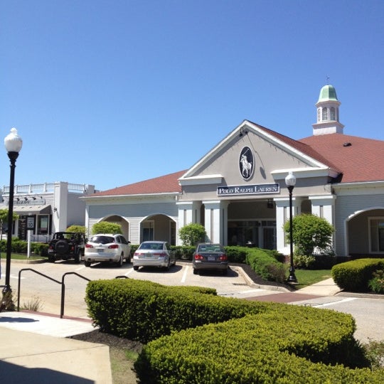 Photos at Lee Premium Outlets - Outlet Mall in Lee