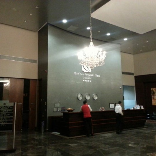 Foto diambil di Hotel San Fernando Plaza oleh Alexander B. pada 8/4/2012