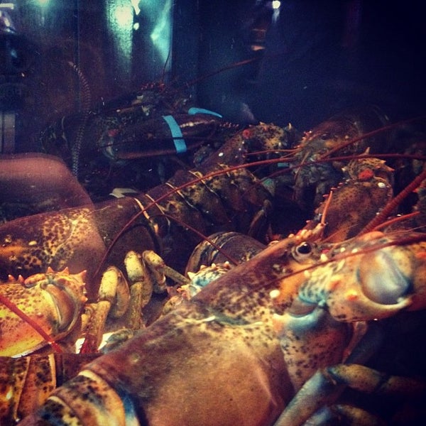 Photo taken at Red Lobster by Beth B. on 3/19/2012