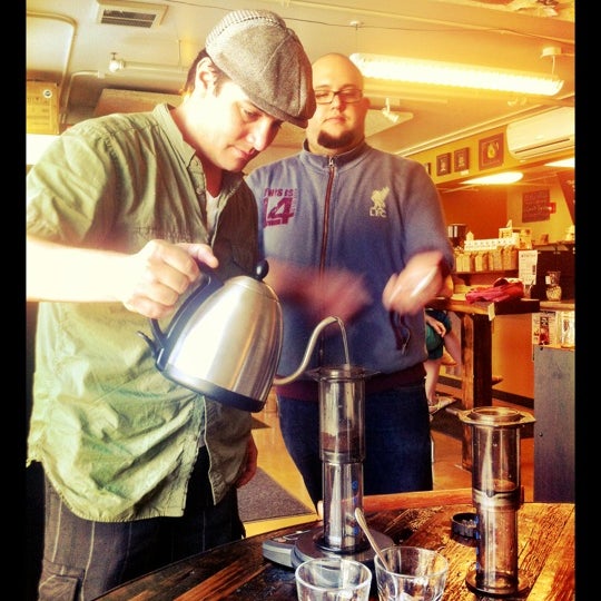5/12/2012 tarihinde Brent S.ziyaretçi tarafından Indaba Coffee'de çekilen fotoğraf