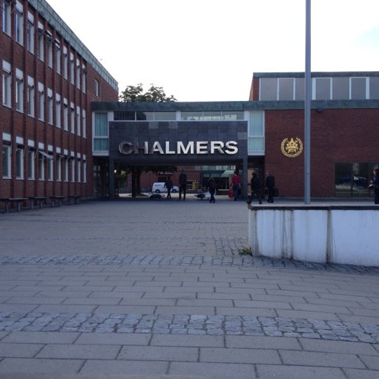 รูปภาพถ่ายที่ Chalmers tekniska högskola โดย Andreas H. เมื่อ 6/15/2012