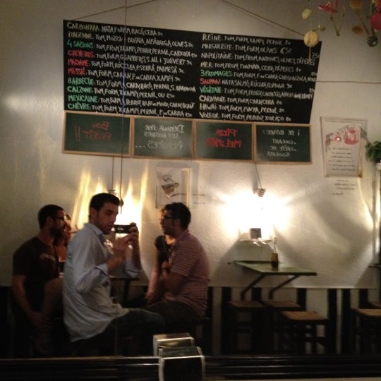 7/16/2012 tarihinde Joan P.ziyaretçi tarafından Messié Pizza'de çekilen fotoğraf