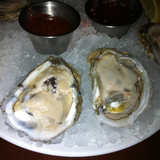 Foto scattata a Atlantic Seafood Co. da Patricia F. il 6/30/2012