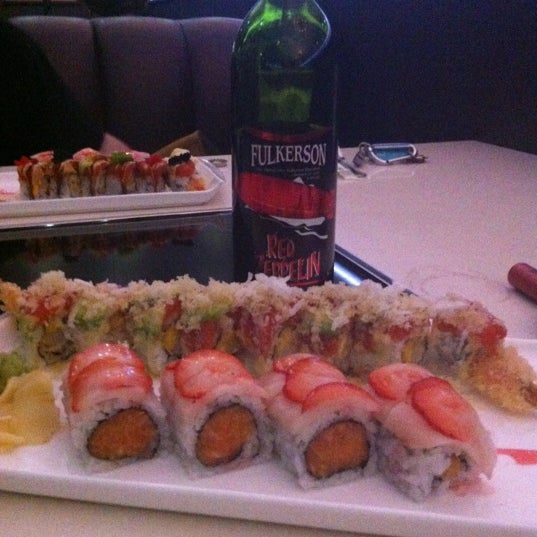 Снимок сделан в Fusion Fire Asian Fondue &amp; Sushi Bar пользователем Emily M. 8/24/2012
