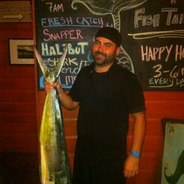 3/14/2012 tarihinde Chuckie D.ziyaretçi tarafından Fish Tails Bar &amp; Grill'de çekilen fotoğraf