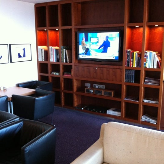 4/21/2012にRobert Y.がHilton Executive Loungeで撮った写真