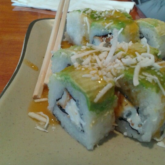 รูปภาพถ่ายที่ Sushi Akky โดย Edgar C. เมื่อ 8/22/2012
