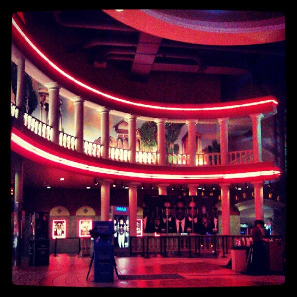 Regal Bridgeport Village ScreenX & IMAX Tigard Neighborhood Area 7