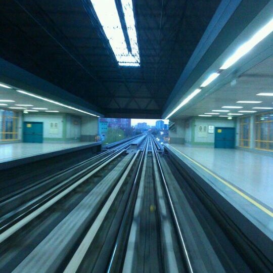 Ankarada metroda qəza: İki vaqon toqquşdu - FOTO » Median.Az ...