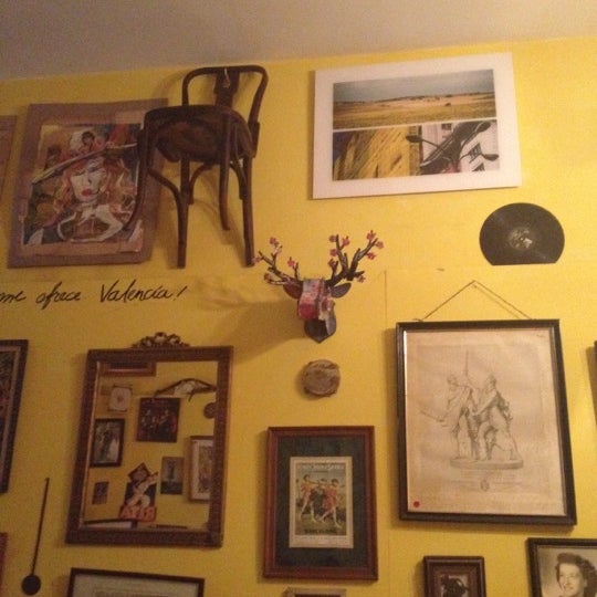 Photo taken at El Desvan Del Cafe by Mireia R. on 2/19/2012