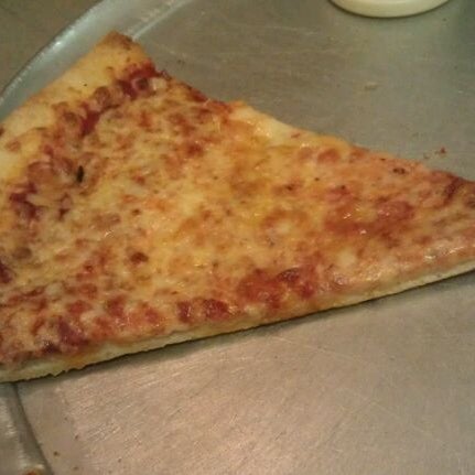 Foto diambil di Ray&#39;s Pizza oleh Allison S. pada 2/25/2012