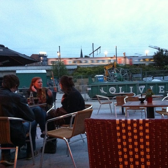 6/2/2012 tarihinde Frederik D.ziyaretçi tarafından Café St. Georges'de çekilen fotoğraf