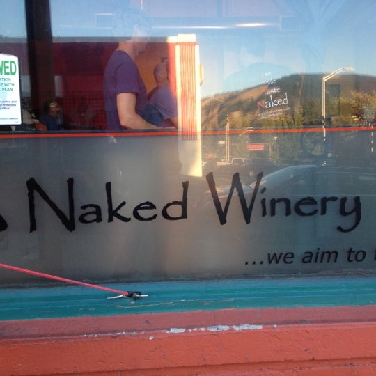 Photo taken at Naked Winery Hood River by Mauro on 7/24/2012