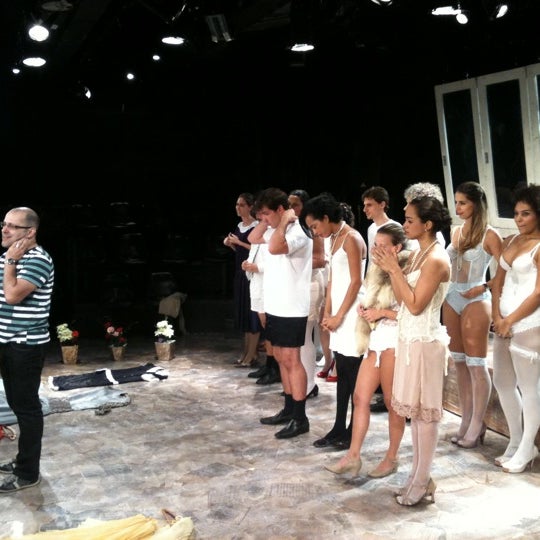 Foto tomada en Teatro Municipal Maria Clara Machado  por Samyra T. el 4/24/2012