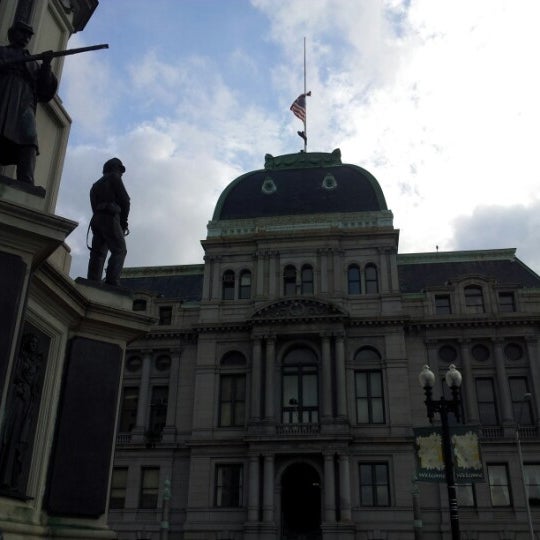 Foto tirada no(a) Providence City Hall por Kusnadi S. em 8/11/2012