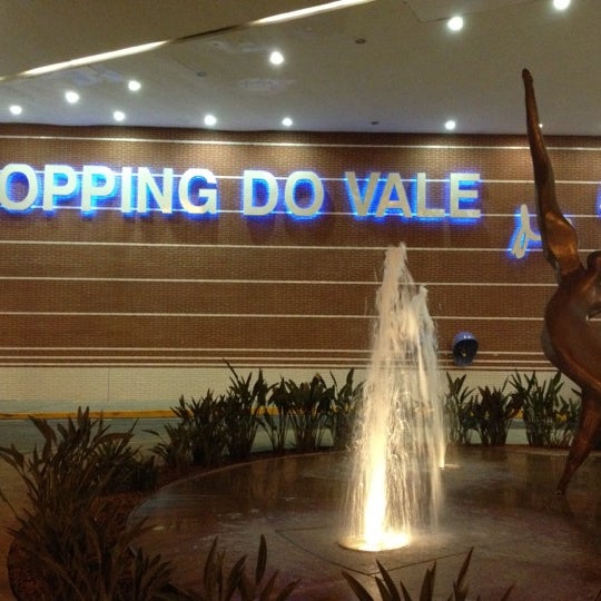 Photo taken at Shopping Vale do Aço by Ramon F. on 8/2/2012