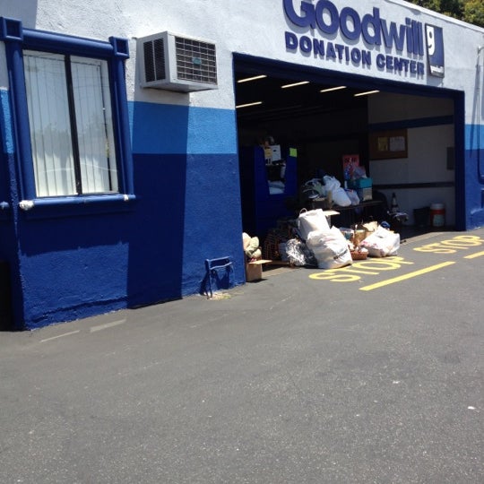 Goodwill Donation Center (Robertson Attended Donation Center) Non