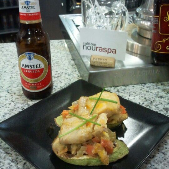 Foto tirada no(a) Nou Raspa Restaurant por Pedro N. em 4/12/2012