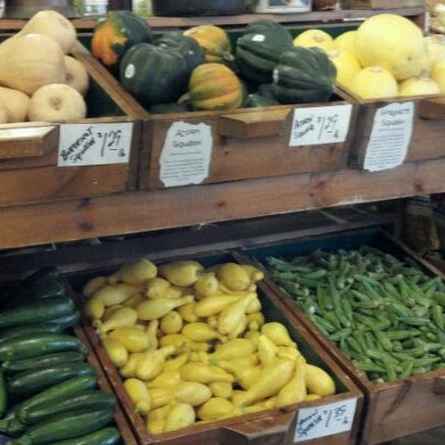 2/25/2012にTodd B.がBellews Produce Marketで撮った写真