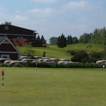 Foto tirada no(a) Langdon Farms Golf Club por Katie O. em 5/15/2012