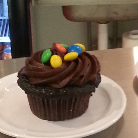 7/29/2012にKaryssa D.がMolly&#39;s Cupcakesで撮った写真