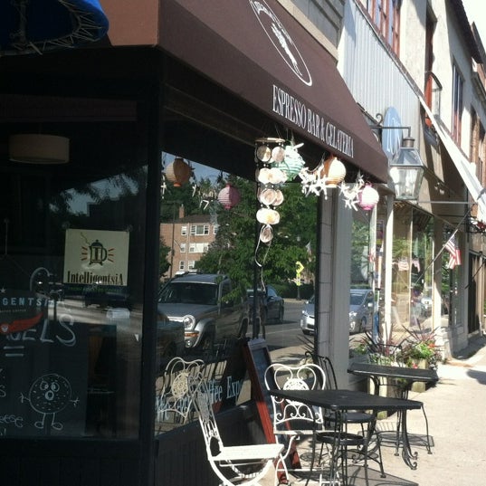 Linz And Vail (Now Closed) Coffee Shop in Evanston