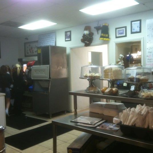Foto scattata a Daybreak Diner da Ron M. il 3/31/2012