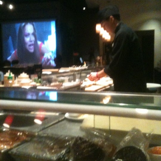 2/20/2012にJo F.がKoda Sushi &amp; Sakeで撮った写真