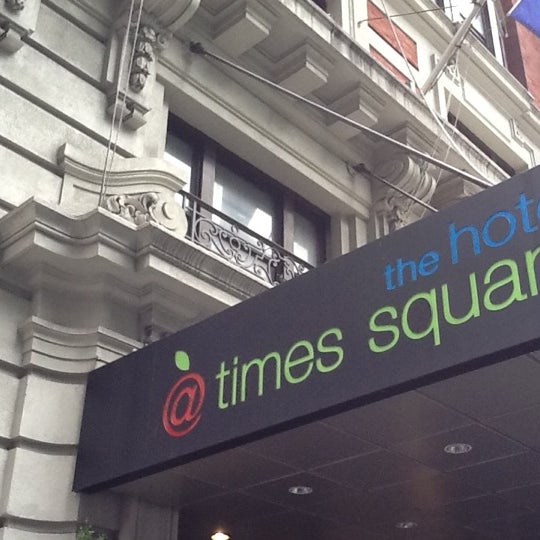 5/30/2012 tarihinde Thief o.ziyaretçi tarafından The Hotel @ Times Square'de çekilen fotoğraf
