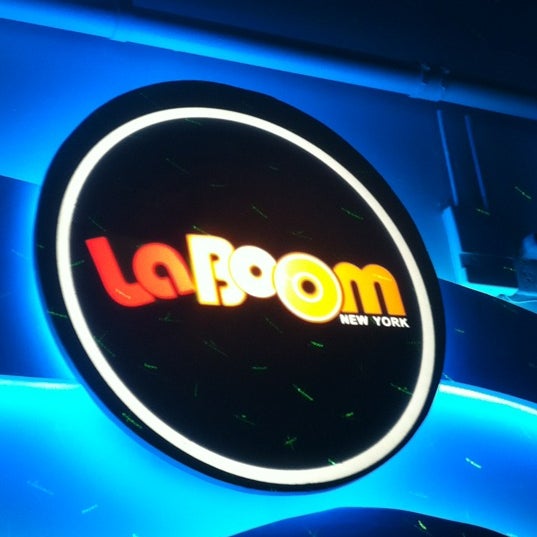 รูปภาพถ่ายที่ La Boom โดย Porfirio P. เมื่อ 5/14/2012
