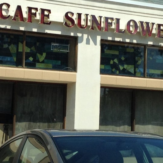 Photo taken at Cafe Sunflower Buckhead by Bradlee W. on 6/22/2012