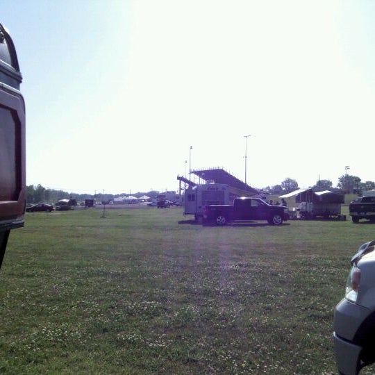 5/19/2012 tarihinde Dakota M.ziyaretçi tarafından Toledo Speedway'de çekilen fotoğraf