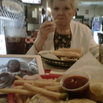 Photo taken at Pullanos Pizza &amp; Wings by LA S. on 3/18/2012