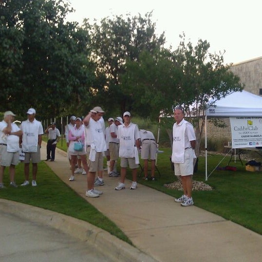 Foto scattata a Cowboys Golf Club da Mark N. il 5/9/2012