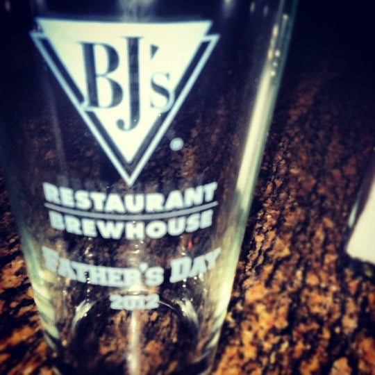Photo taken at BJ&#39;s Restaurant &amp; Brewhouse by Rachel F. on 6/18/2012