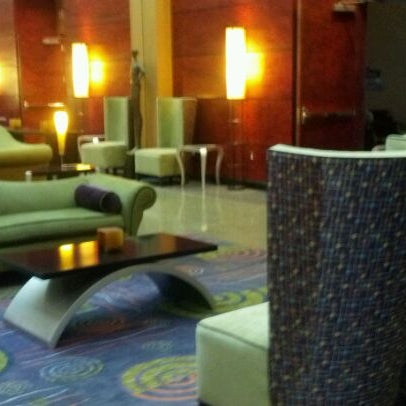 Das Foto wurde bei Pier 5 Hotel, Curio Collection by Hilton von Keonté S. am 3/8/2012 aufgenommen